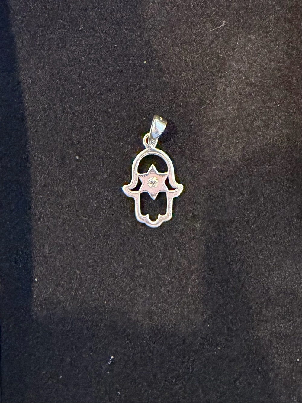 NEVER BEFORE WORN-925 Sterling Silver Cubis Zirconia Hamsa Hand Pendant